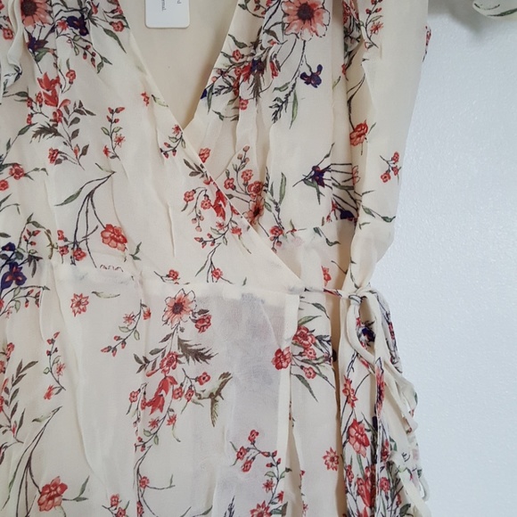 Cream floral wrap dress size small - Picture 2 of 4